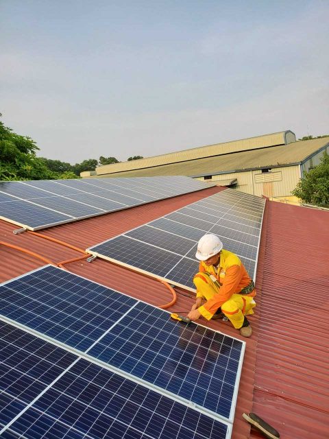 solar-installation-vertical-1